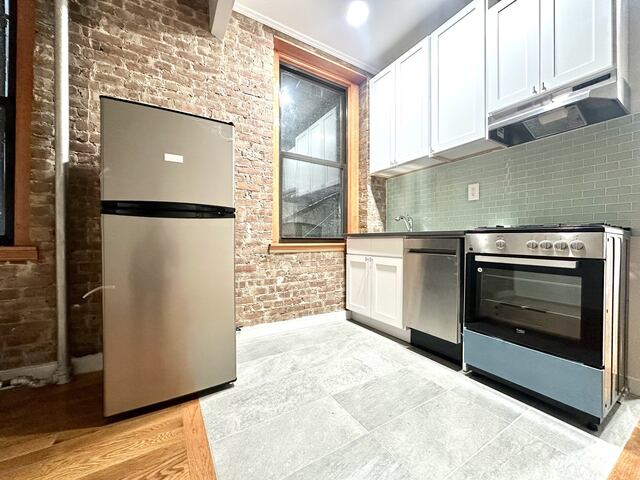 3-Bedroom at 3135 Broadway