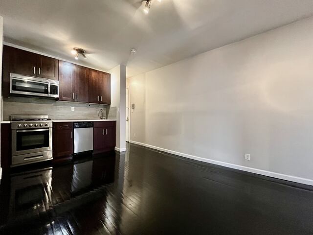 2-Bedroom at 386 Manhattan Avenue